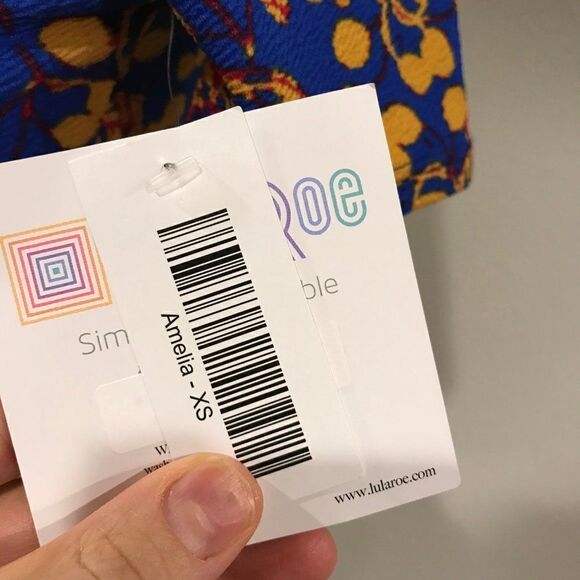 Gorgeous LuLaRoe floral print Amelia dress‎ - Picture 6 of 11